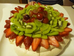 Kiwi fruit pavlova